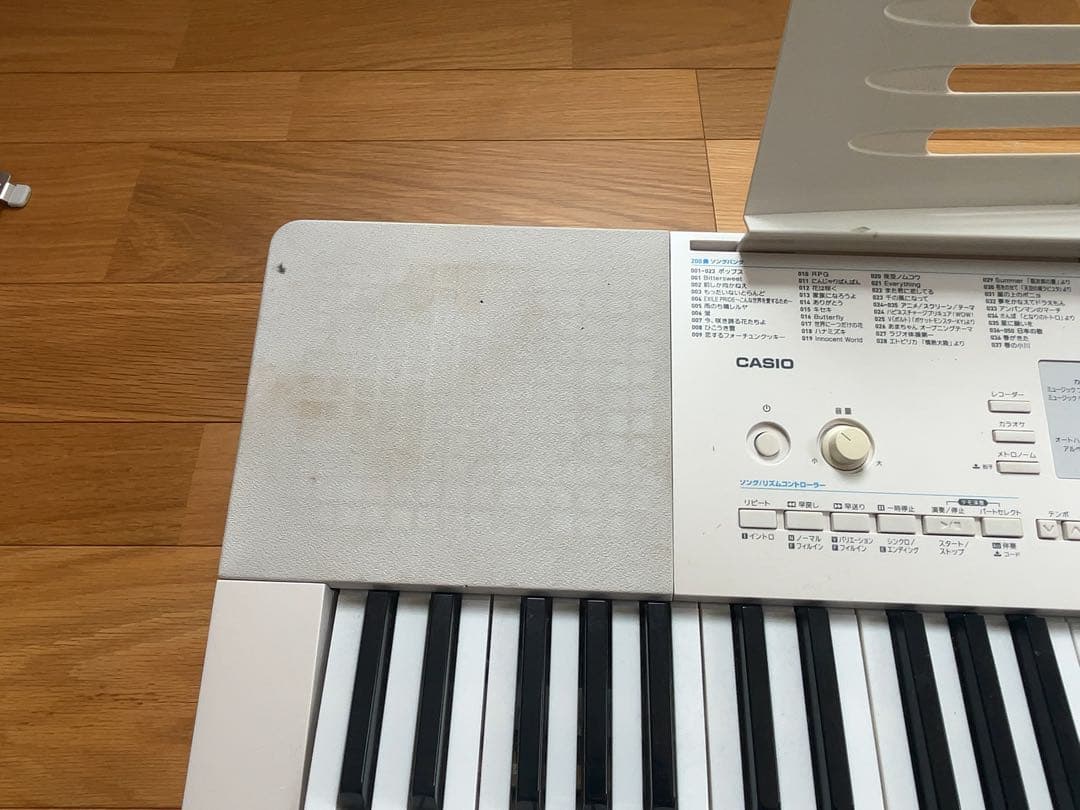 CASIO LK-221 光る鍵盤付きキーボード