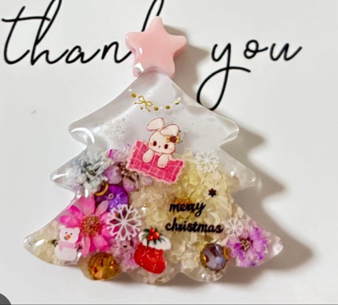 再販不可。クリスマスツリー♡マトリカリア♡レジンヘアゴムブローチ