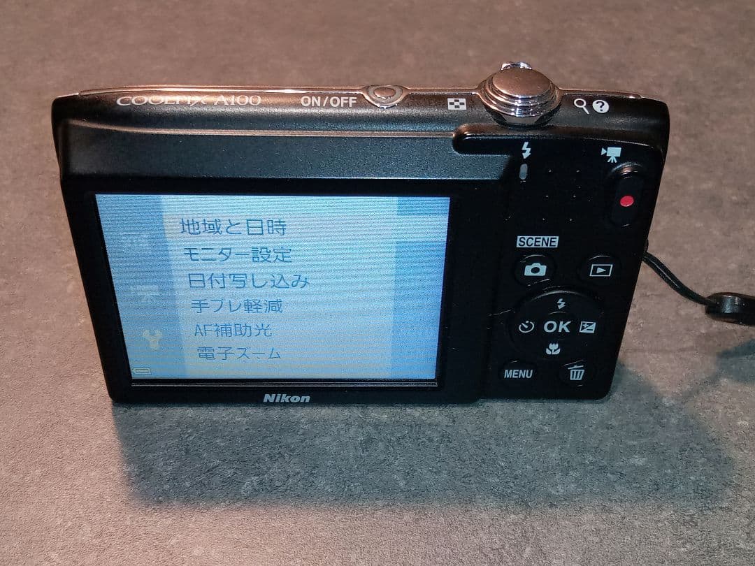 【 Nikon】コンデジ COOLPIX A100 シルバー