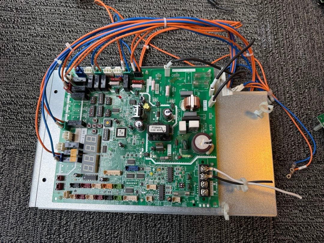 日立　業務用エアコン　室外機　基板　HITACHI