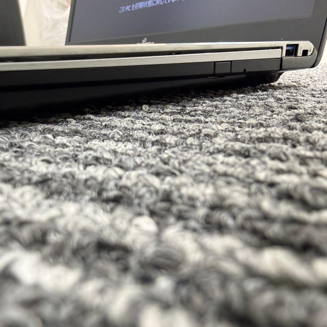 富士通 (Fujitsu) LIFEBOOK S937/T 238 GB