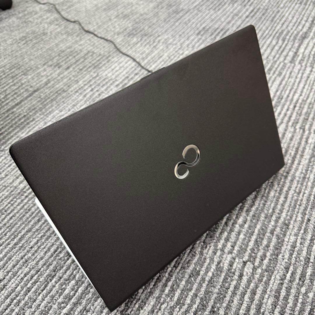 富士通 (Fujitsu) LIFEBOOK S937/T 238 GB