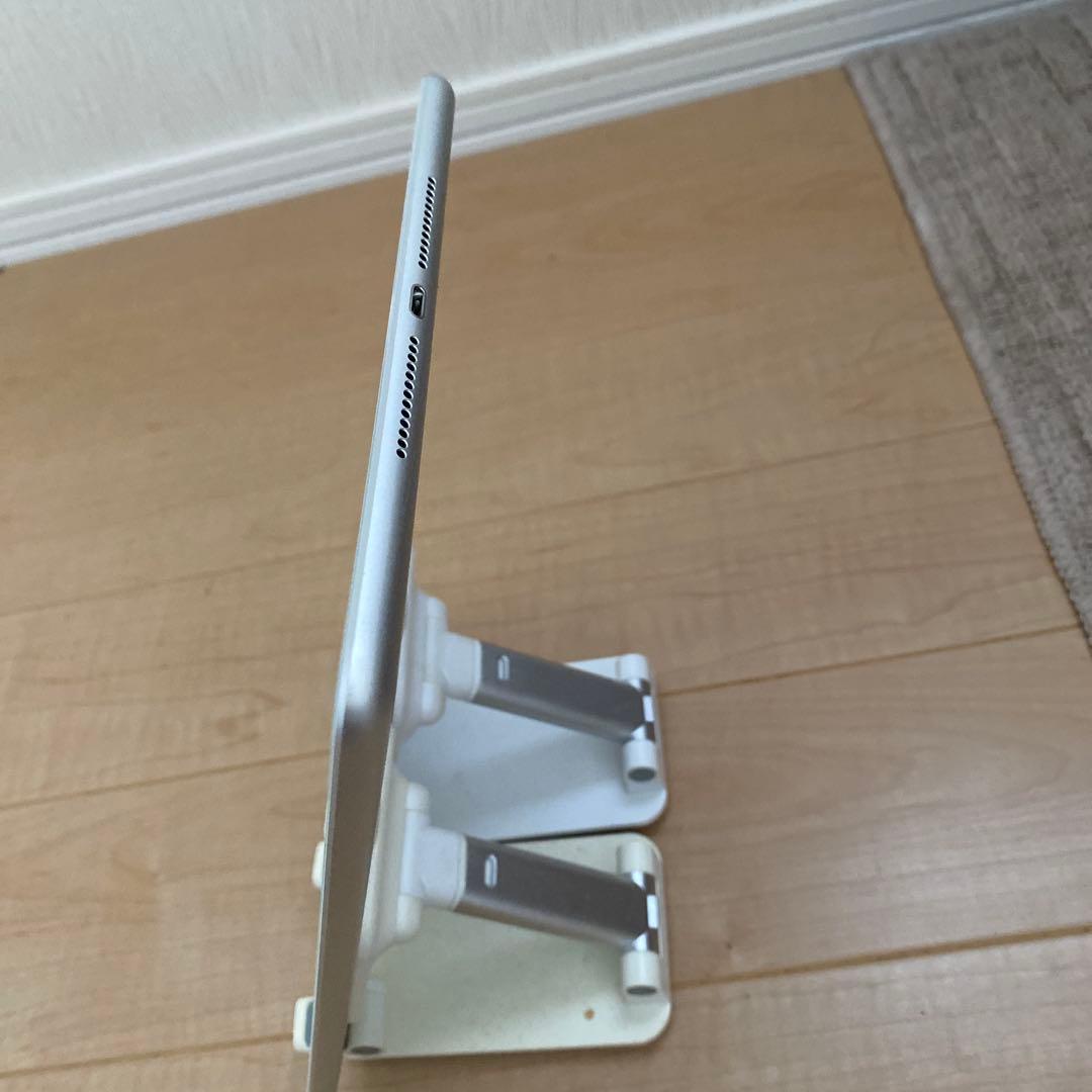 iPad (第5世代) 32GB WiFi+Cellular バッテリー96