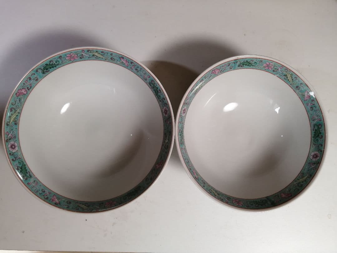 大昭和龍峰製 希少山水人物図どんぶり2つセットです。