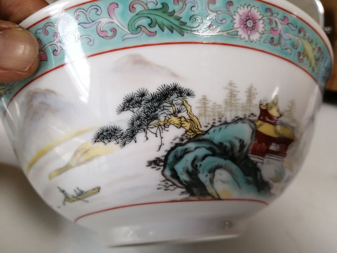 大昭和龍峰製 希少山水人物図どんぶり2つセットです。