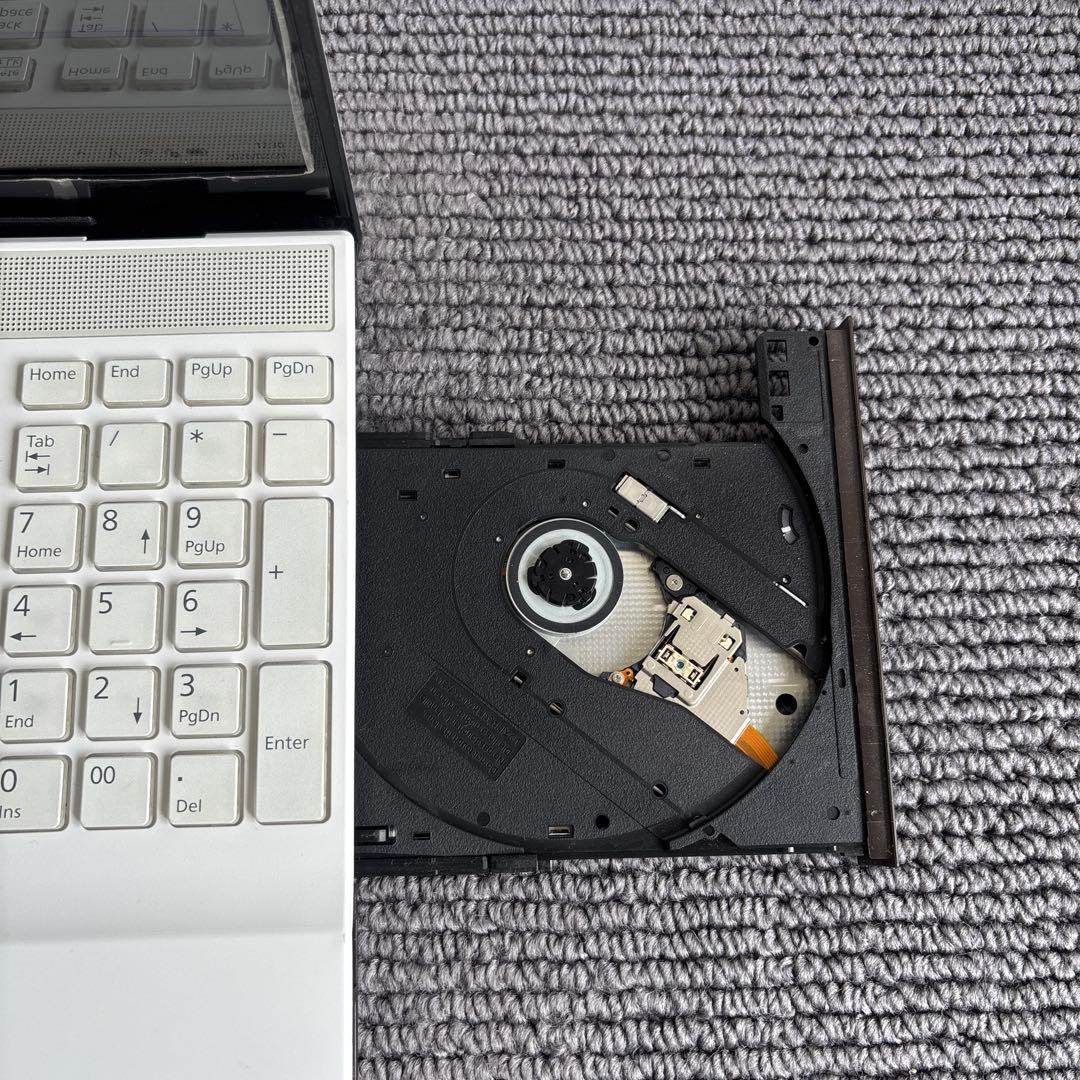 富士通lifebook AH53/E2 i7-10510U メモリ4GB