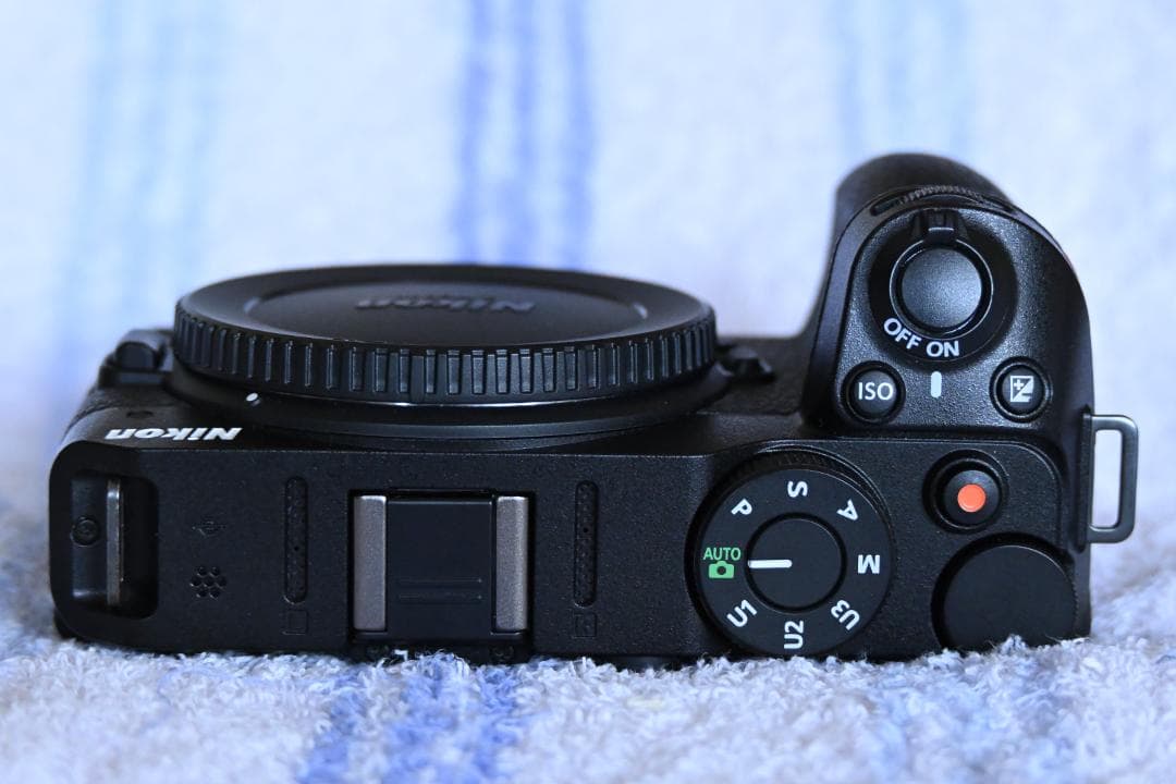 Nikon(ニコン) ミラーレス一眼カメラ Z30