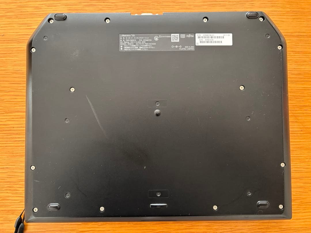 富士通ARROWS Tab Q736/M 2in1ノートパソコン