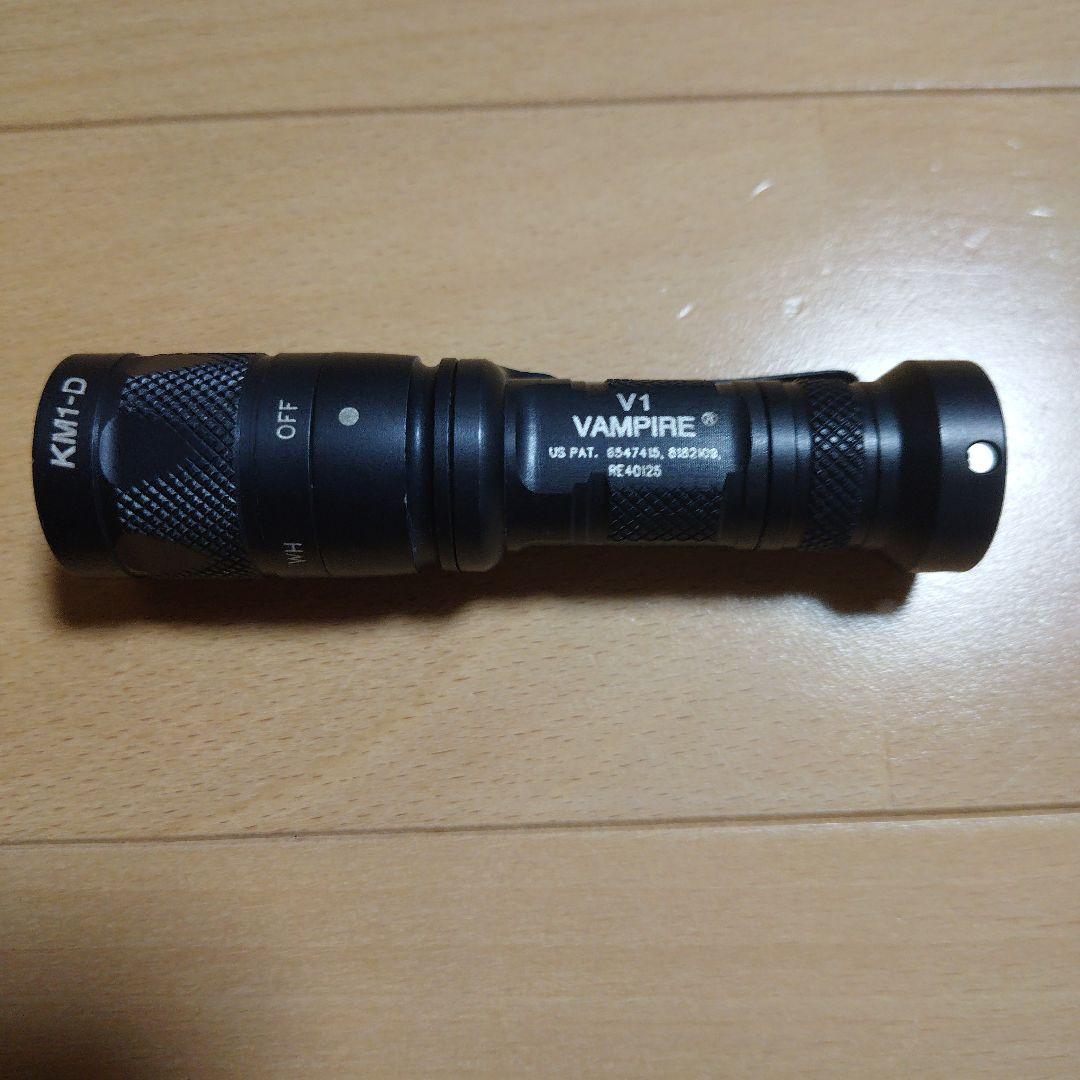 Surefire V1 Vampire V1-B-BK ヴァンパイア　電池１本付