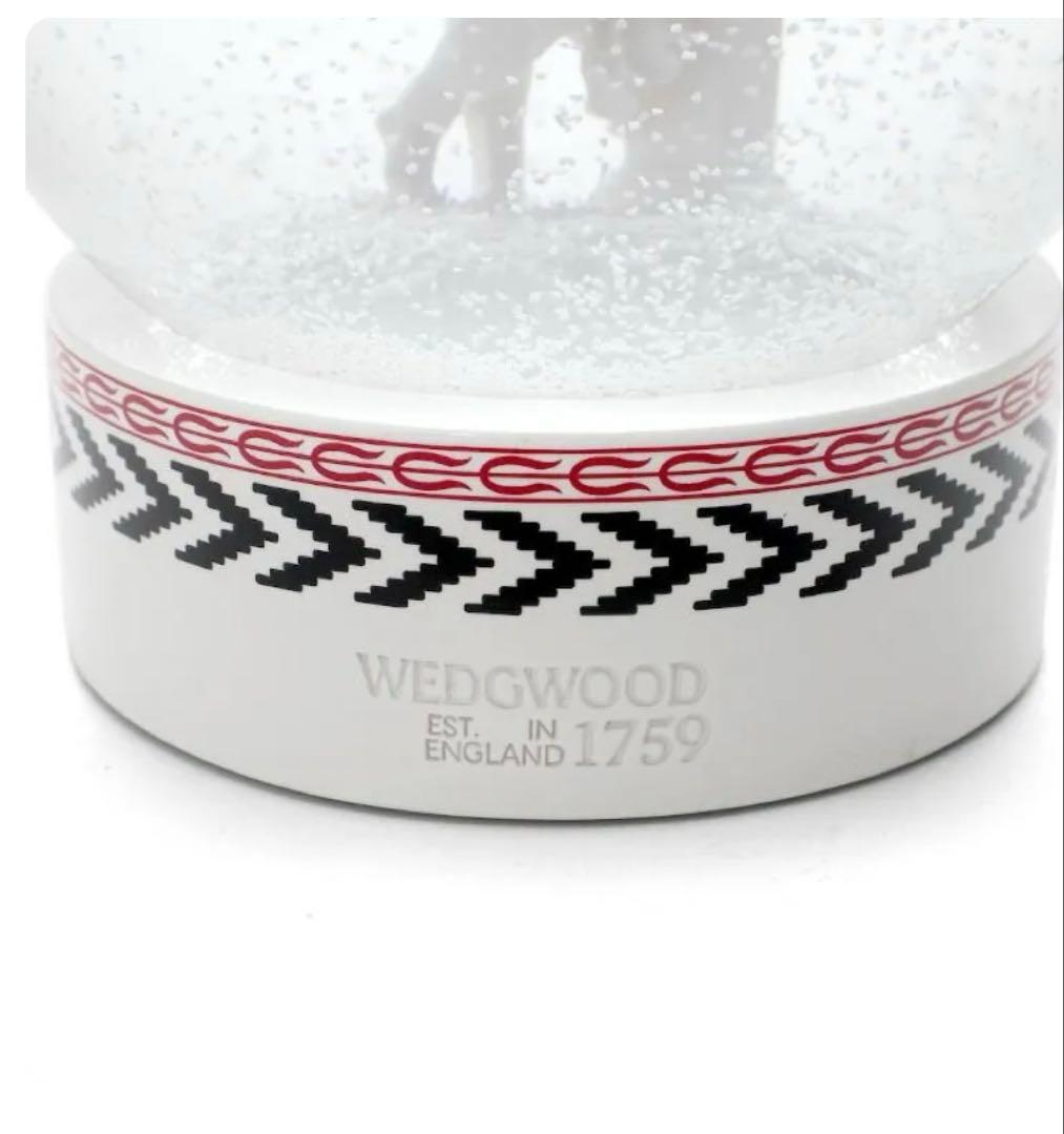 ウェッジウッド クリスマス ホリデイ スノーグローブ（スノードーム） 2024