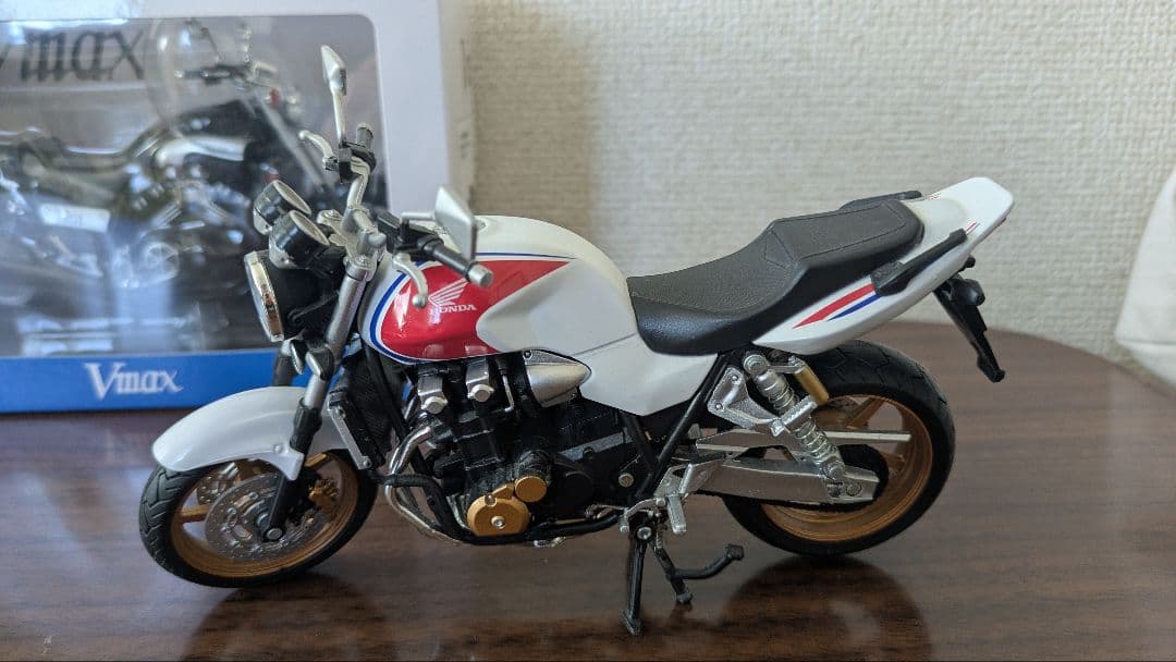 バイク　ミニチュア完成品　アオシマ　スカイネット　1/12 V-max ホンダ