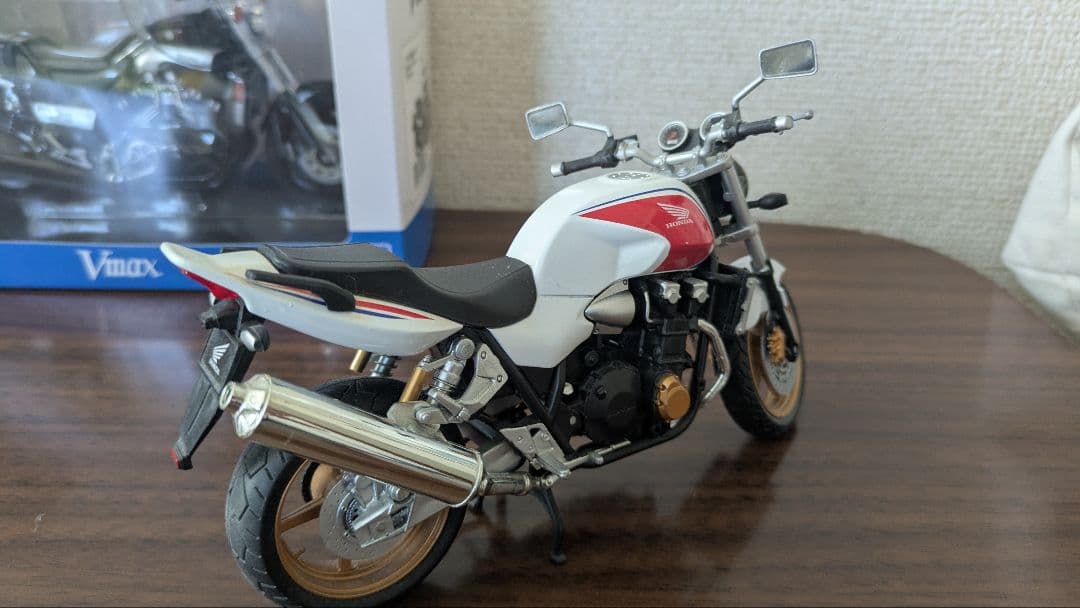 バイク　ミニチュア完成品　アオシマ　スカイネット　1/12 V-max ホンダ
