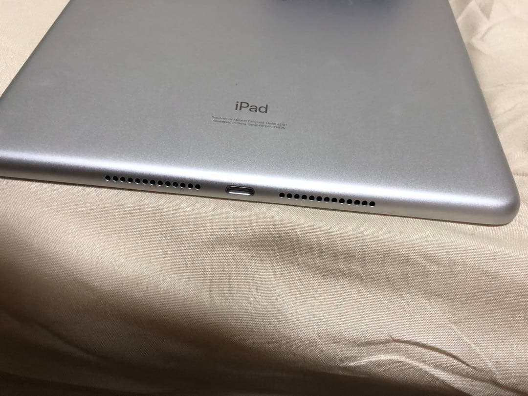 第7世代iPad、32GB Wi-Fi。