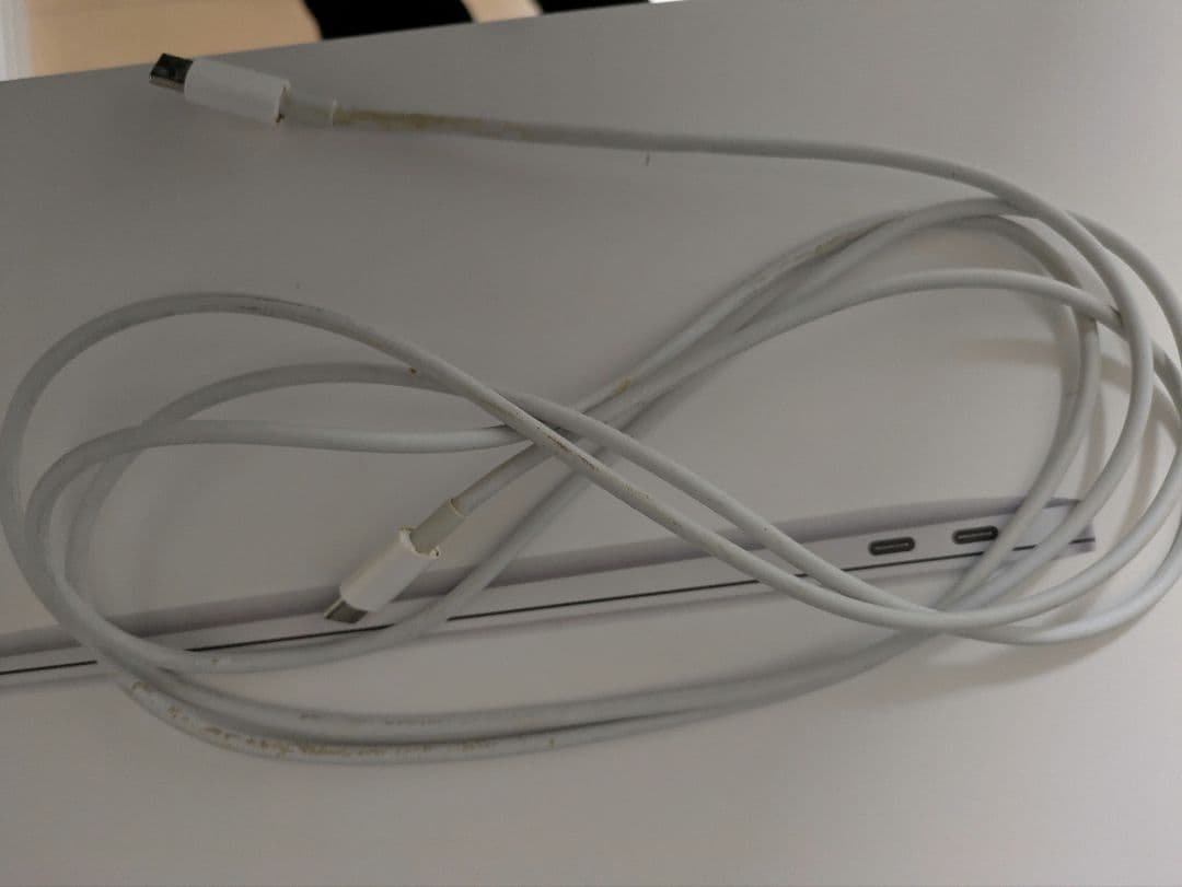 M1Macbook Air シルバー メモリ8GB 256GB 外箱あり
