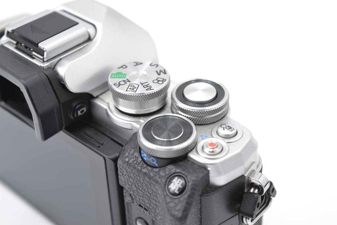 ■ 美品 ■ オリンパス　OM-D E-M10 Mark Ⅳ ボディ