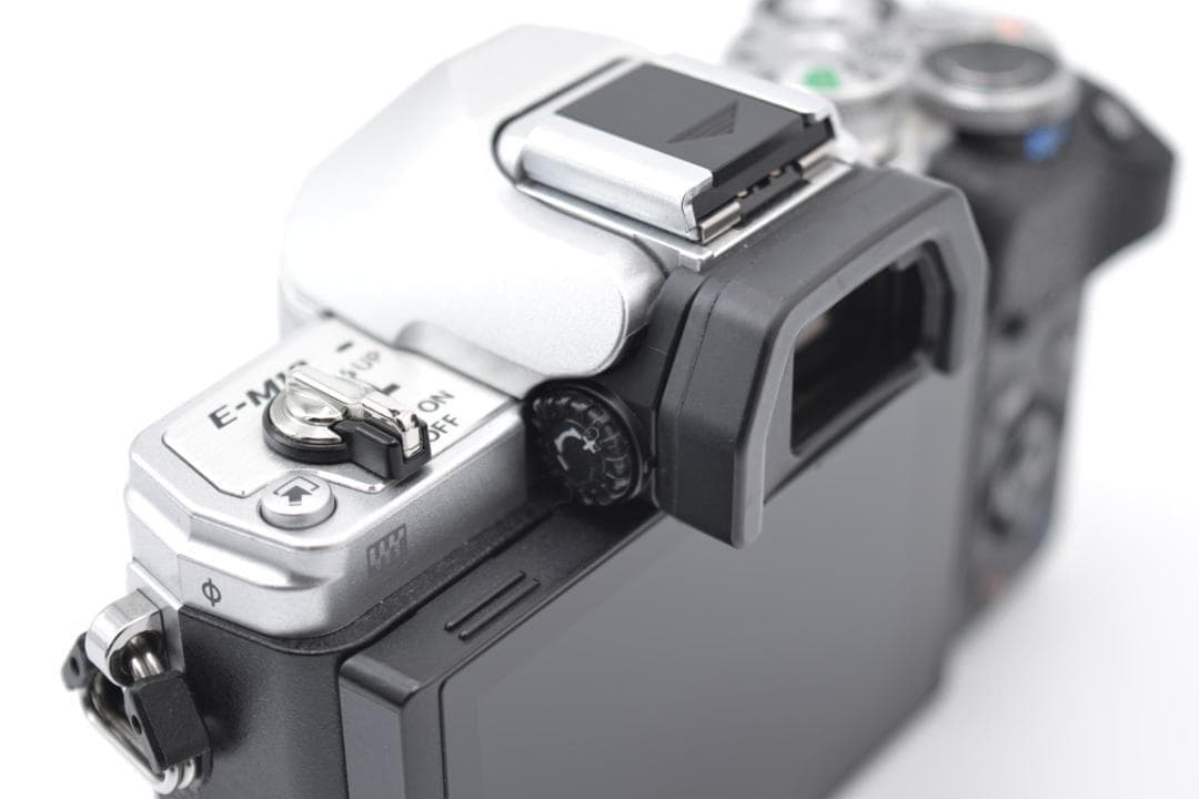 ■ 美品 ■ オリンパス　OM-D E-M10 Mark Ⅳ ボディ