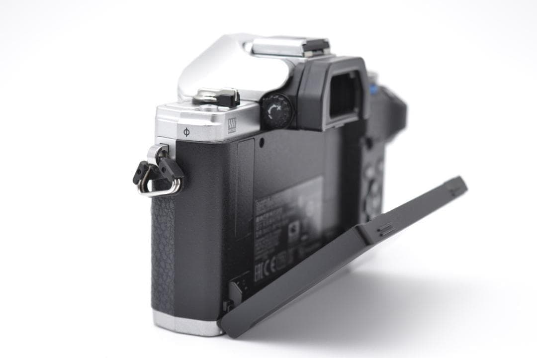 ■ 美品 ■ オリンパス　OM-D E-M10 Mark Ⅳ ボディ