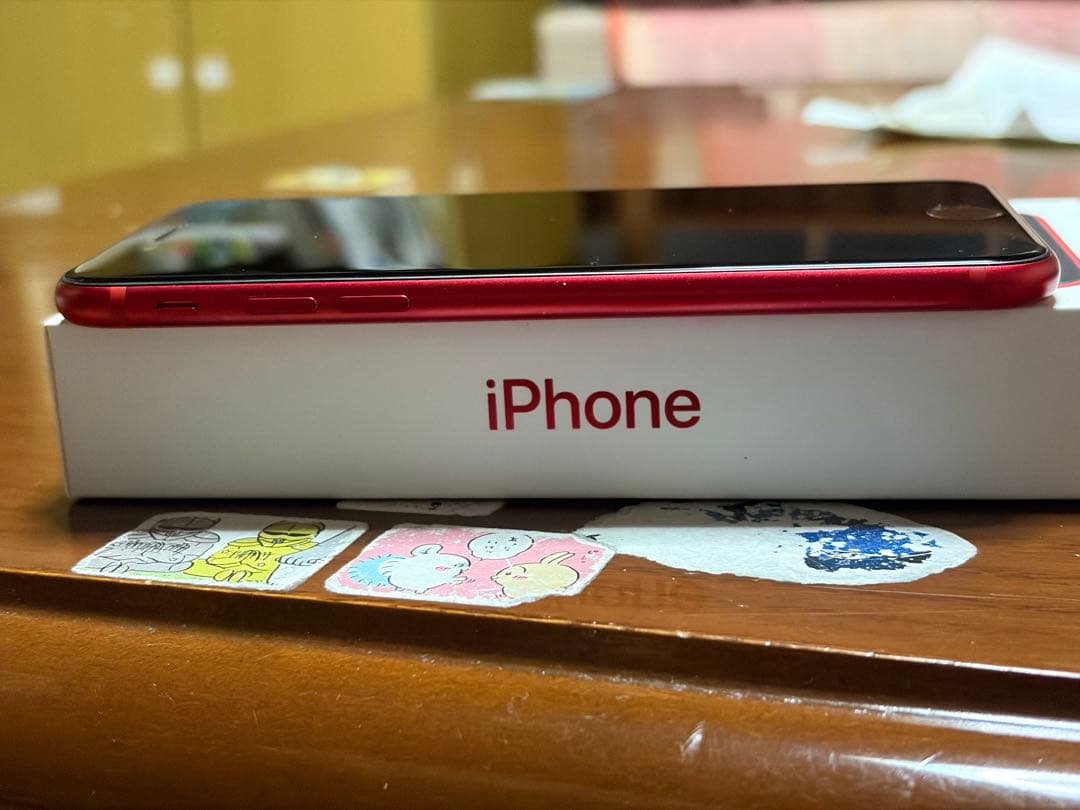 スマートフォン本体 iPhone se2 red