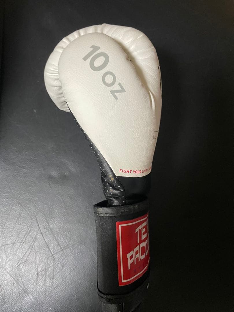 パッキャオTEAM 直筆サイン入り ボクシンググローブ 10 oz右のみ