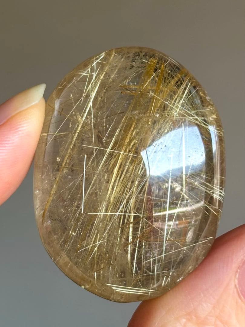 レア　高品質　ゴールドルチル　水晶　パーム　握り石　透明感　針ミチミチ