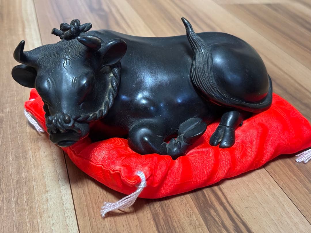 【特注品】臥牛 撫牛 置物 青銅製 座布団付き 約21cm 工芸品 丑年 記念品