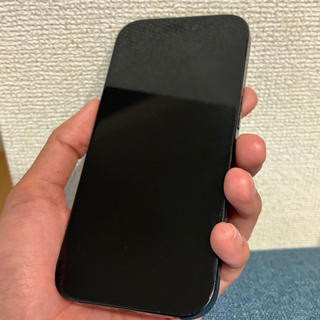 Apple iPhone 16Pro ブラックチタニウム本体