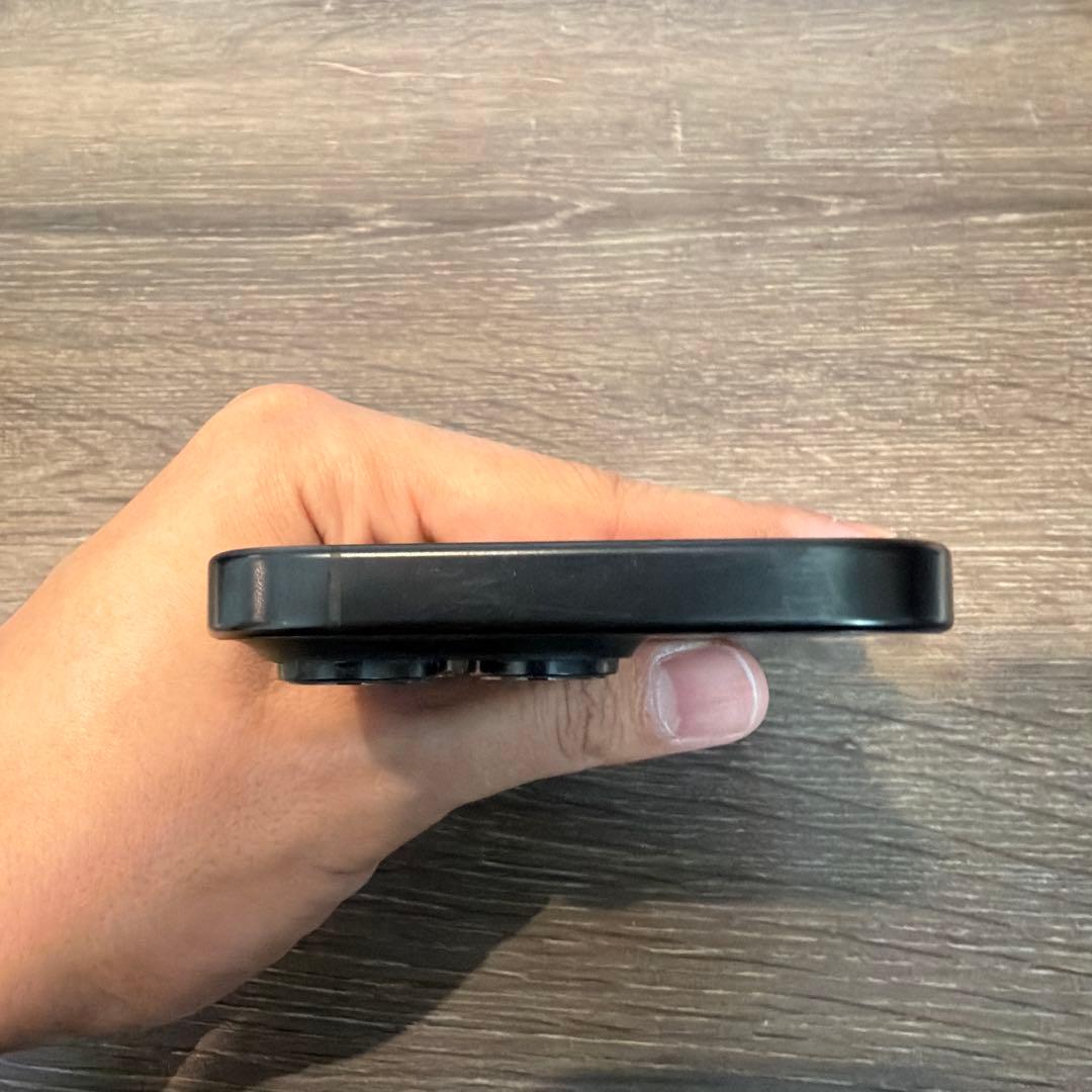 Apple iPhone 16Pro ブラックチタニウム本体