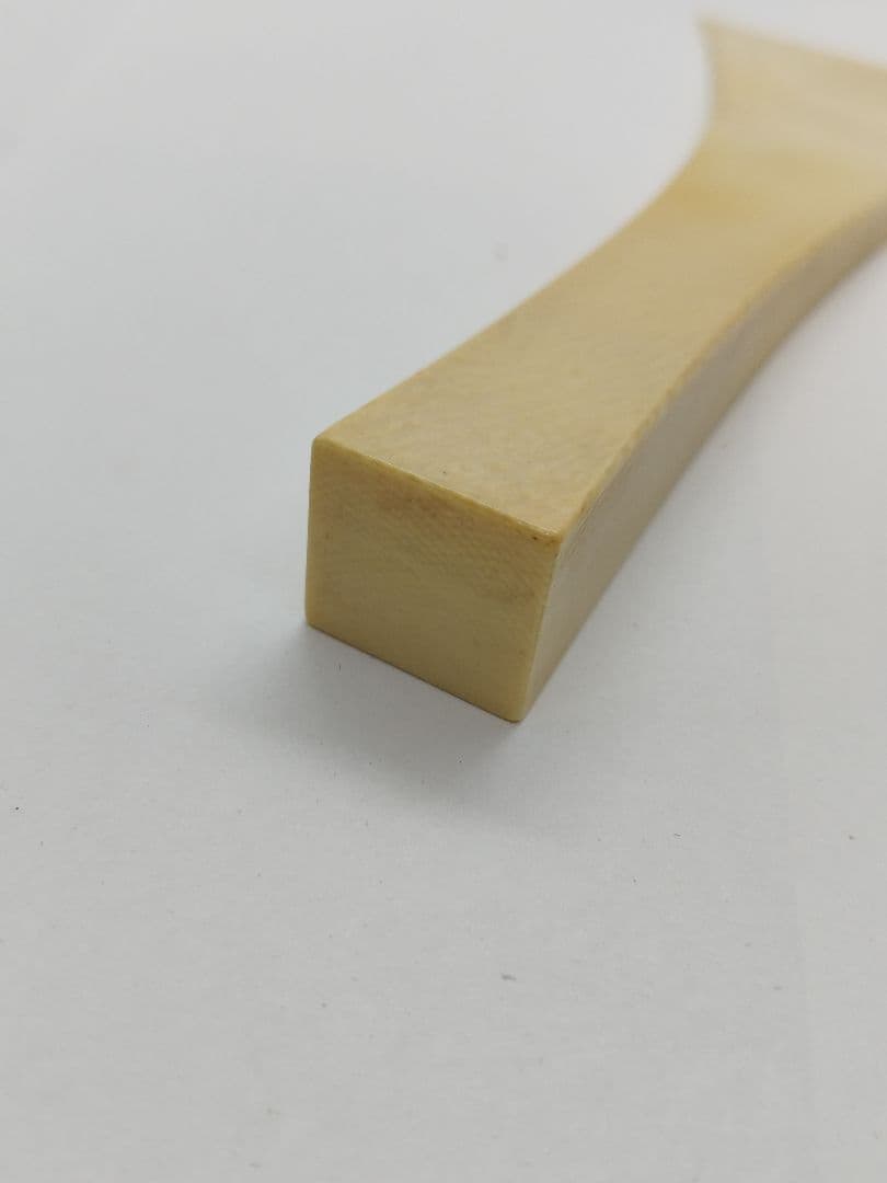 三味線 撥 バチ  カバー付き 天然素材　和楽器 弦楽器 重さ約　118g