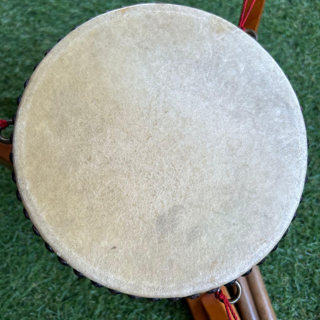和太鼓　平太鼓　直径約20cm 高さ約6cm バチ付き　台座付き
