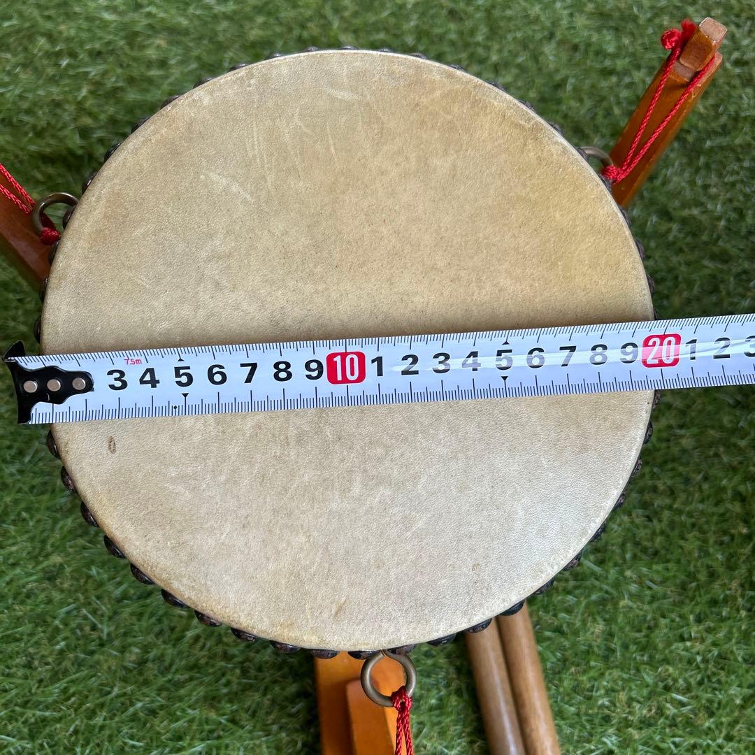 和太鼓　平太鼓　直径約20cm 高さ約6cm バチ付き　台座付き