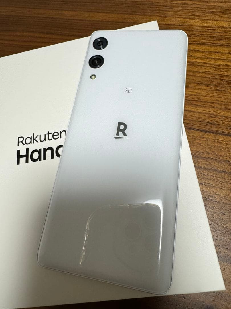 Rakuten Hand 5G ホワイト 本体