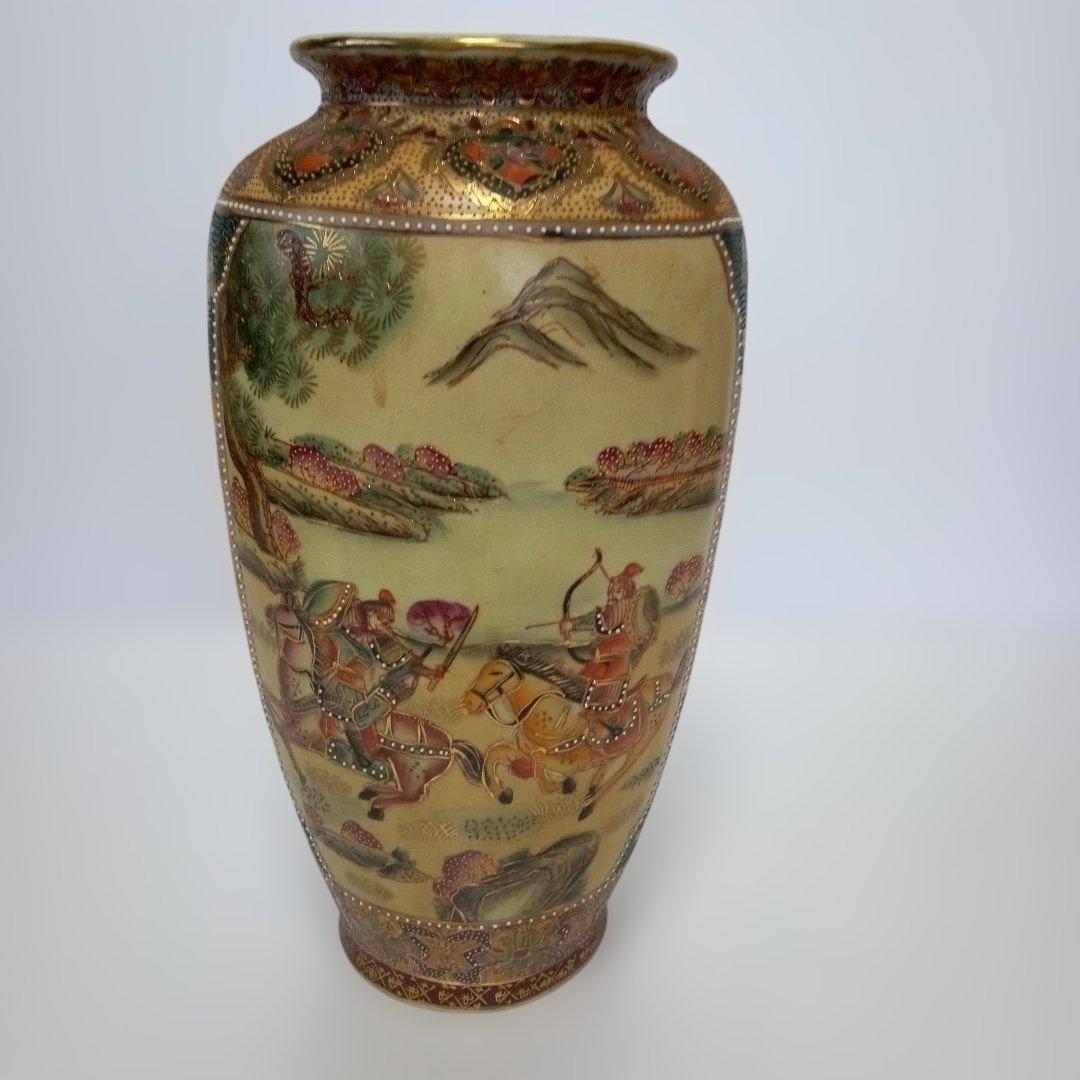 時代物　薩摩焼　武者花紋様　花瓶