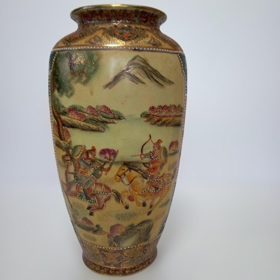 時代物　薩摩焼　武者花紋様　花瓶