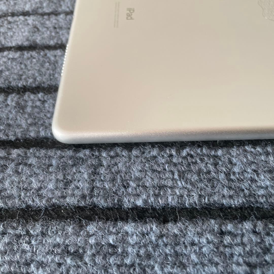 60 iPad Air3 3世代 64GB SIMフリーモデル シルバー