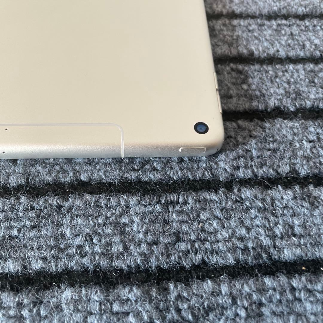 60 iPad Air3 3世代 64GB SIMフリーモデル シルバー