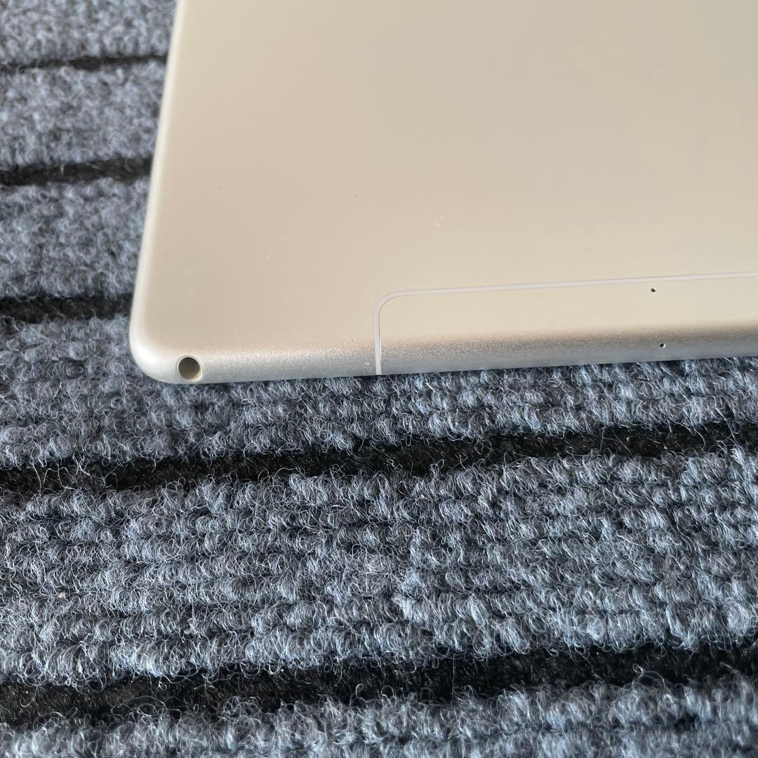 60 iPad Air3 3世代 64GB SIMフリーモデル シルバー