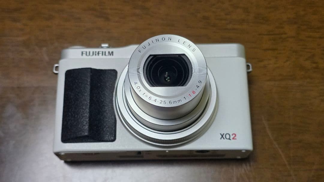 【中古】FUJIFILM XQ2 ホワイト 新品バッテリー付き
