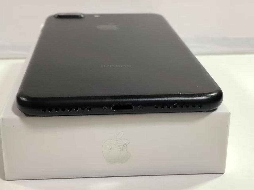Apple iPhone 7 Plus 128GB au ジェットブラック