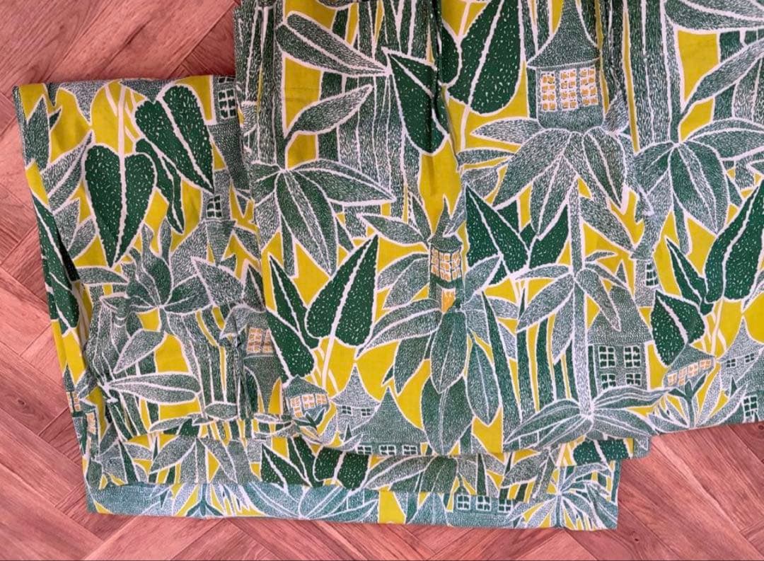 MOOMIN天然素材100％カーテン＜旅の途中 グリーン＞　鈴木マサルデザイン