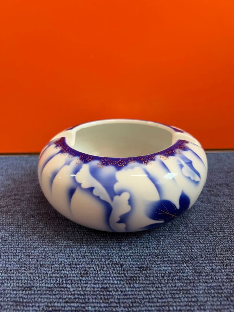 1202 深川製磁　牡丹金ミル　灰皿　金彩