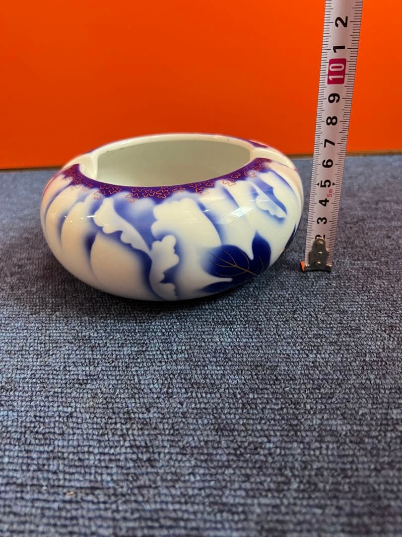 1202 深川製磁　牡丹金ミル　灰皿　金彩