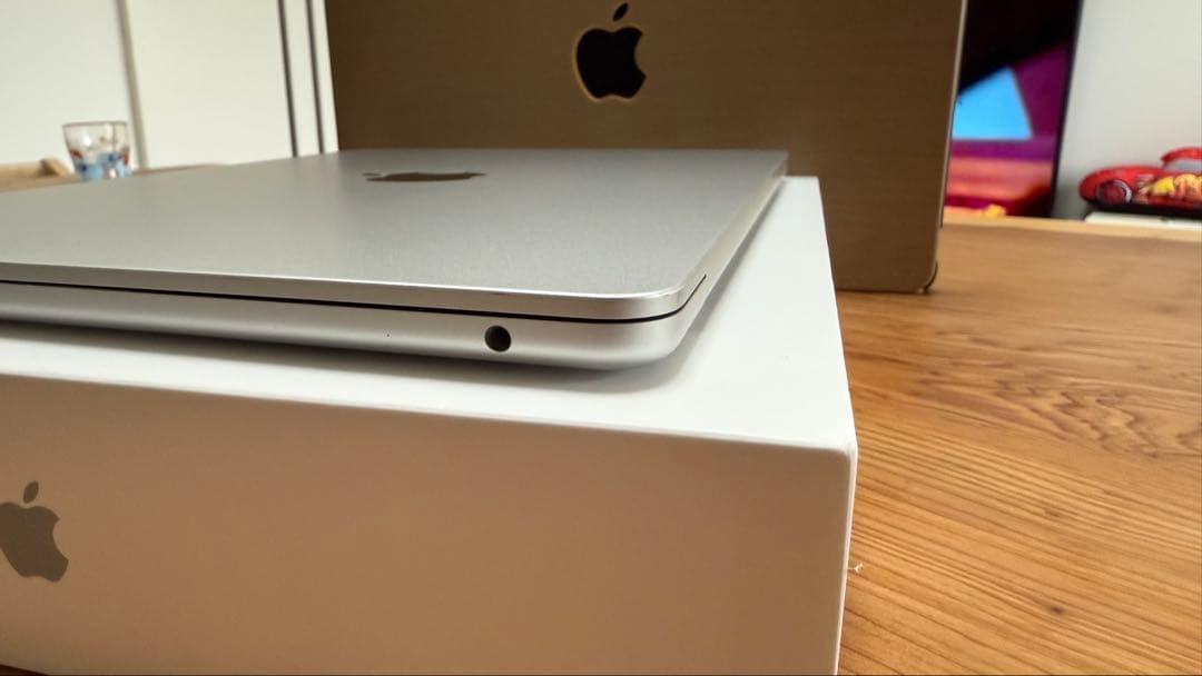 【極美品】MacBookAir M2 シルバー 8GB 512GB