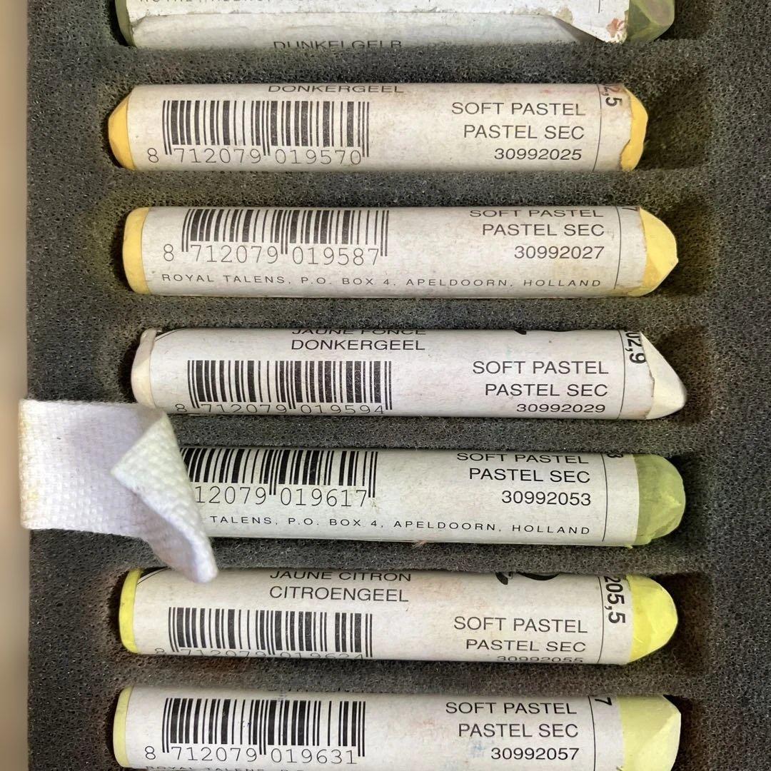 パステルレンブラントREMBRANDT soft pastels 90本使用品