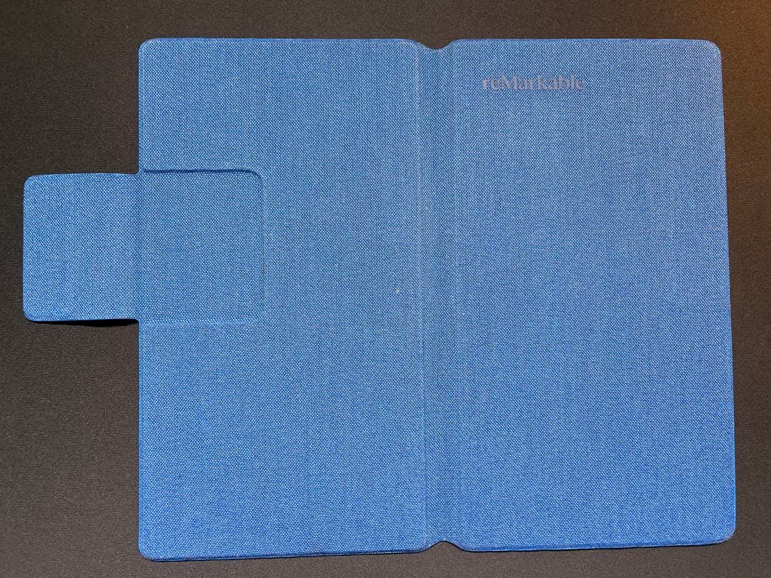 reMarkable Paper Pro Move本体、ペン、ケース付き