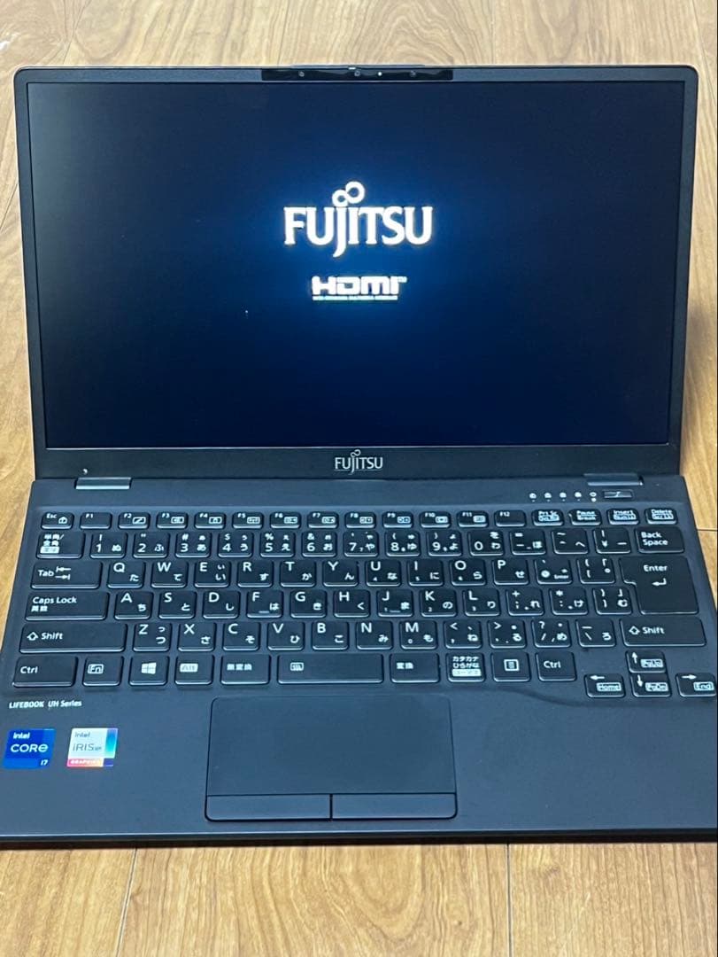 【充電アダプタ付】ノートパソコン　LIFEBOOK UH09/E3