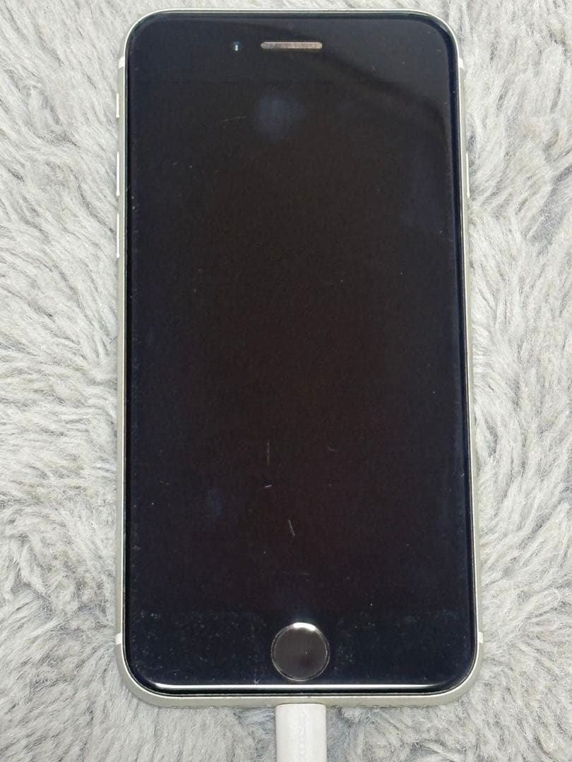 Apple iPhone SE 第二世代 ホワイト 本体