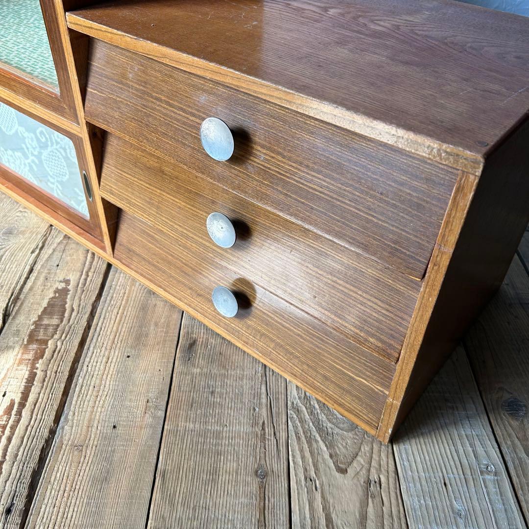 引き出し付き　飾り棚　収納