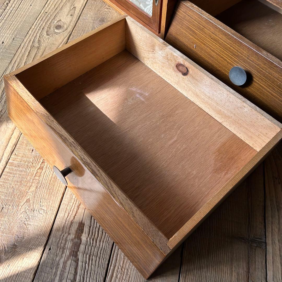 引き出し付き　飾り棚　収納