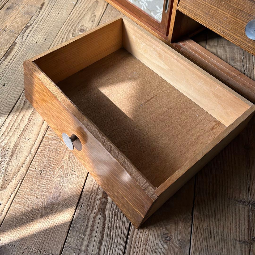 引き出し付き　飾り棚　収納