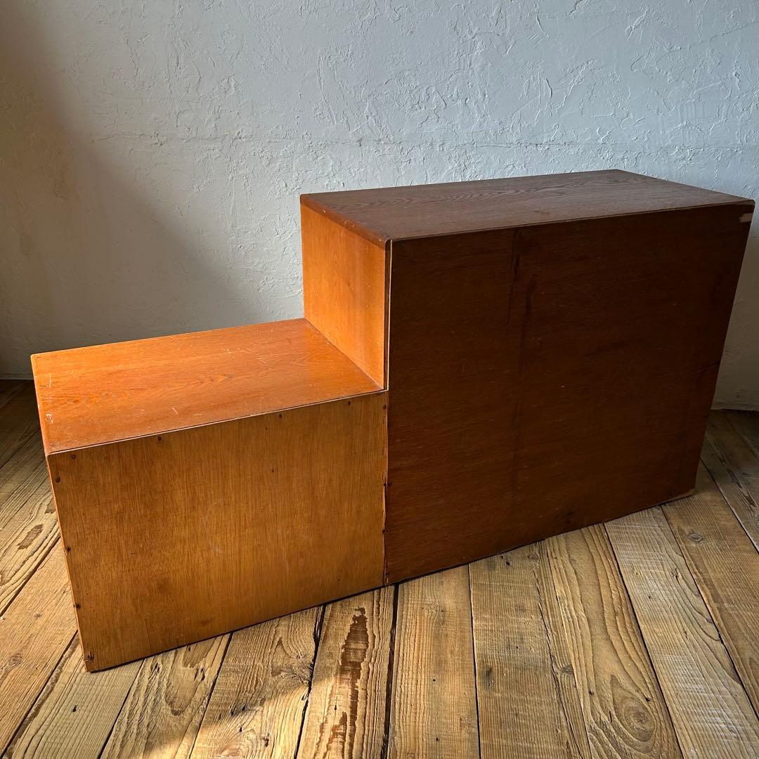 引き出し付き　飾り棚　収納